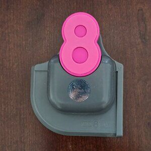 We R Memory Keepers Mini 8 Edge Paper Punch – Scallop (6")